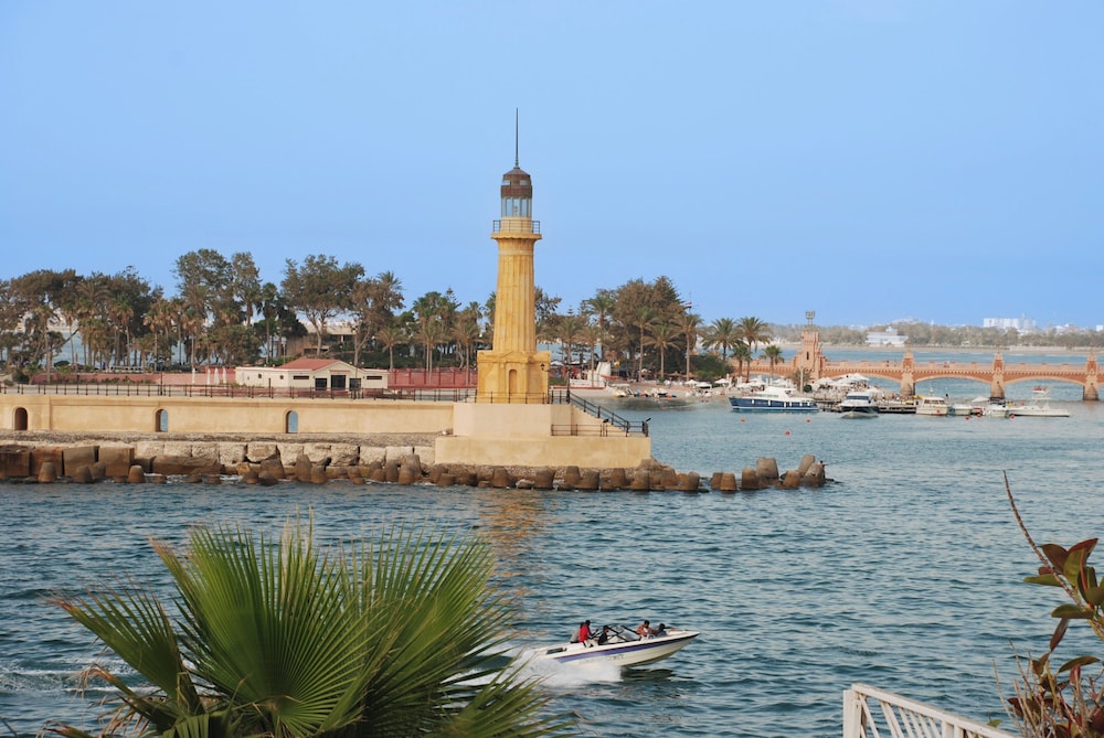 crowne plaza alexandria mirage by ihg