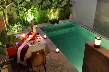 villa kayu raja