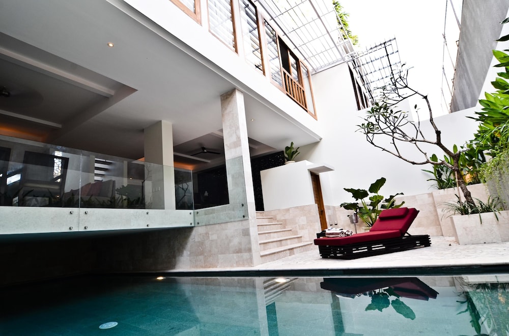 villa kayu raja