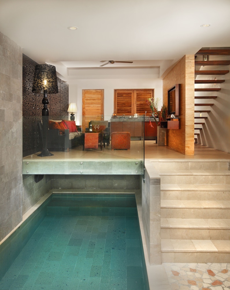 villa kayu raja