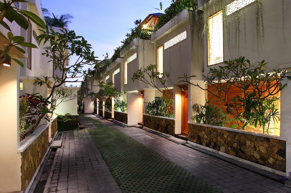 villa kayu raja