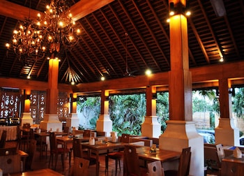 villa kayu raja