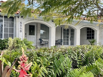 Beautiful And Comfortable Home And Studios,,4 star