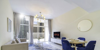 lux the continental marina suite
