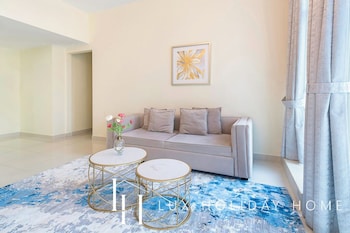 lux the continental marina suite