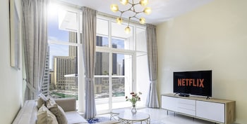 lux the continental marina suite