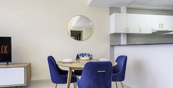 Lux  The Continental Marina Suite,,0 star