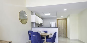 Lux  The Continental Marina Suite,,0 star