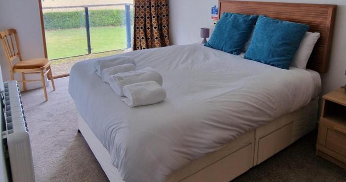 modern peaceful open plan 1 bed apartment rutland