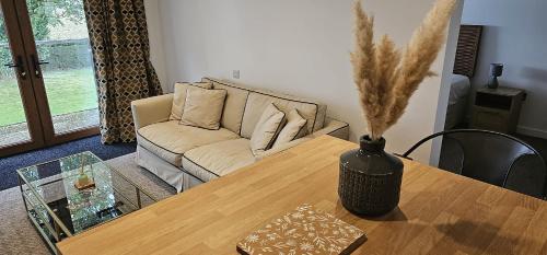 modern peaceful open plan 1 bed apartment rutland