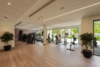 Maison Privee - Modern Chic Apt W/ Unobstructed Burj Khalifa Views,,0 star