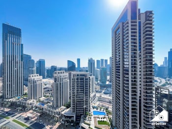 luxurious 2b with breathtaking views downtown