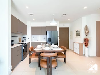 Luxurious 2B With Breathtaking Views Downtown,,3 star