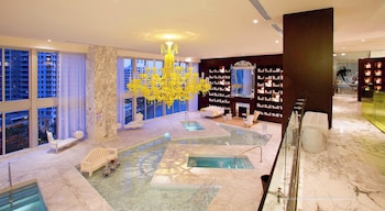 Luxury Condos With Panoramic Views,,4 star