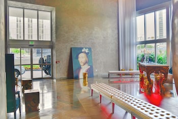 Luxury Condos With Panoramic Views,,4 star