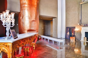 Luxury Condos With Panoramic Views,,4 star