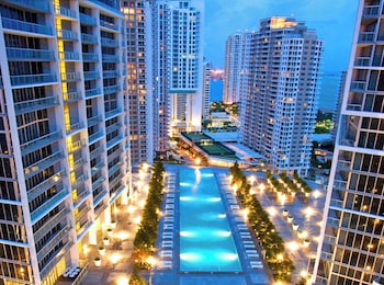 Luxury Condos With Panoramic Views,,4 star