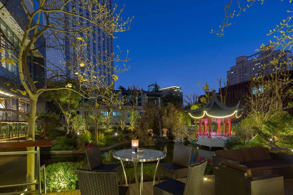 golden tulip shanghai rainbow