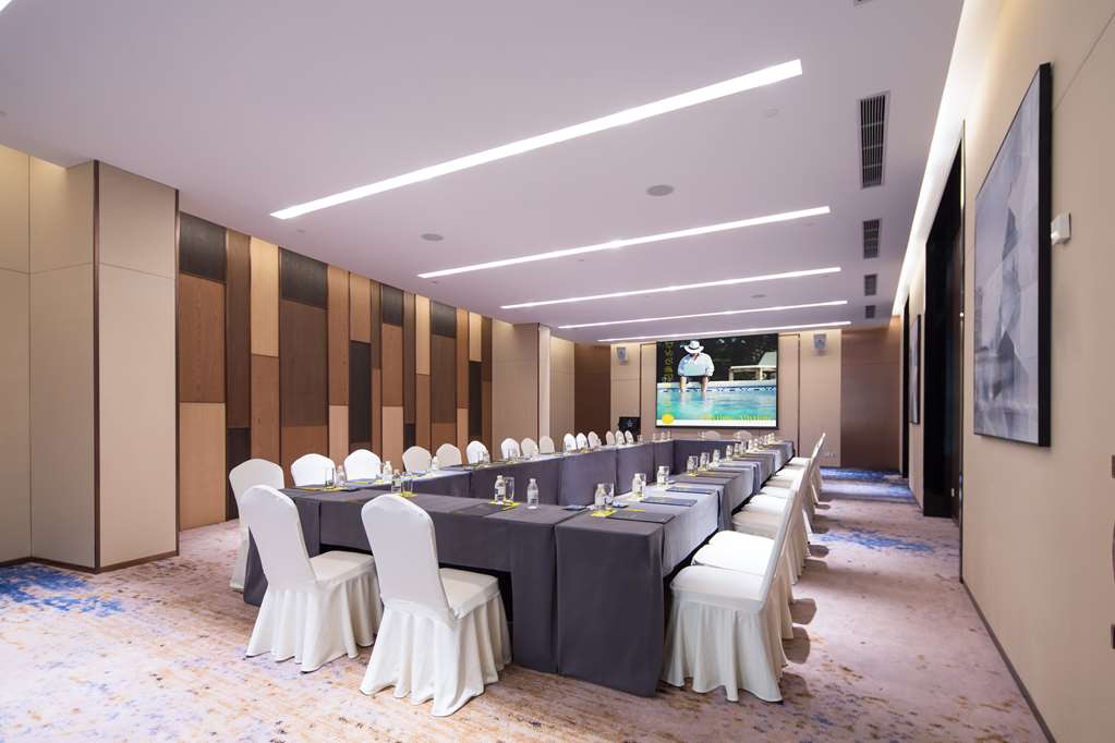 golden tulip shanghai rainbow