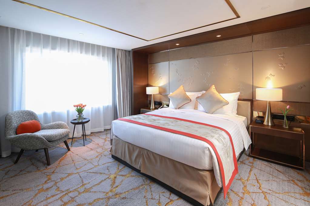 golden tulip shanghai rainbow