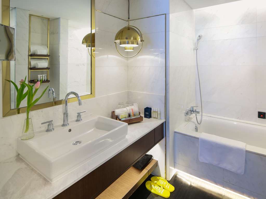 golden tulip shanghai rainbow