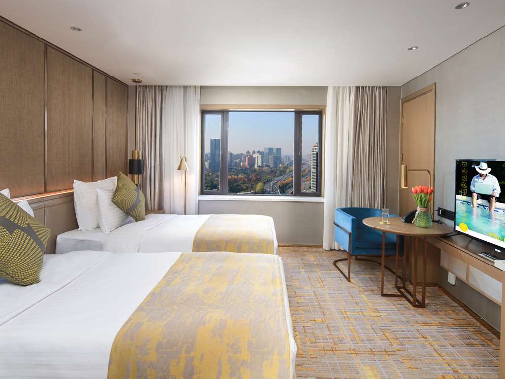 golden tulip shanghai rainbow