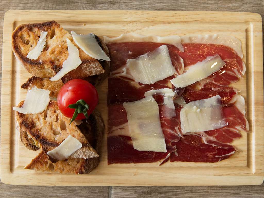 golden tulip shanghai rainbow