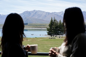 lake tekapo
