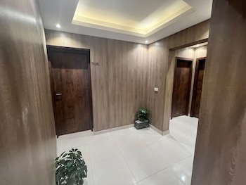 rotana palace suites