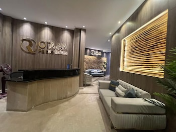 rotana palace suites