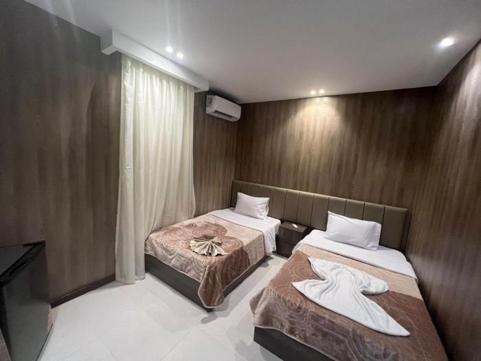 rotana palace suites