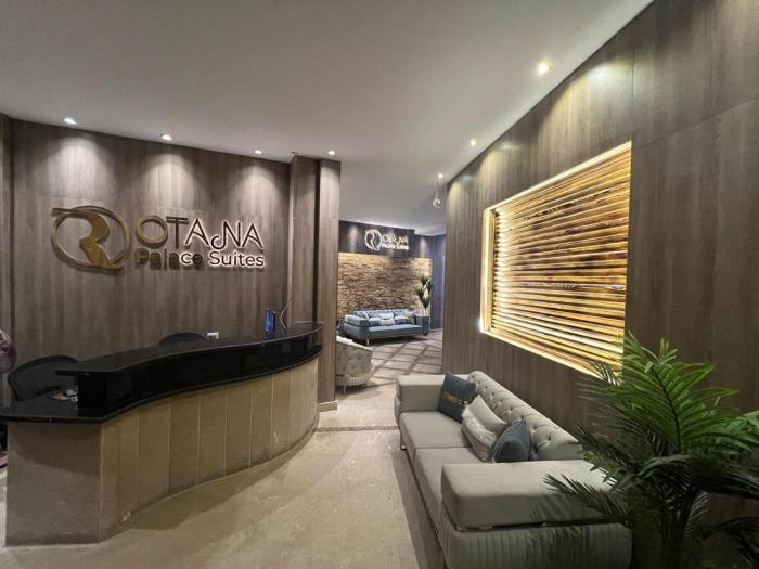 rotana palace suites