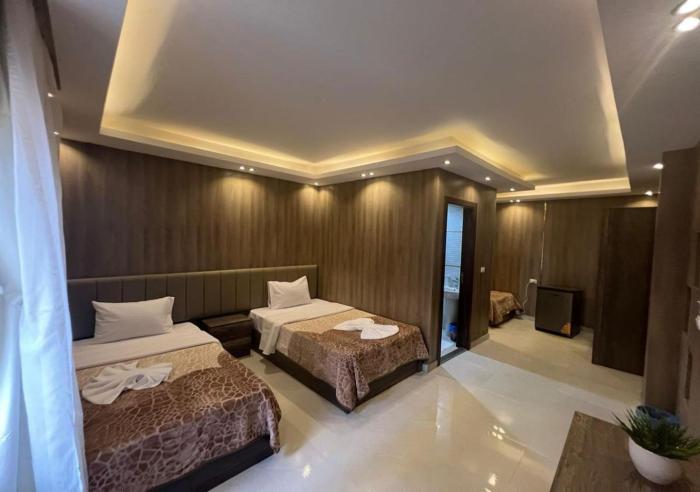rotana palace suites