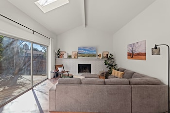 Delightful 4Br Home Nr Downtown Reno W Fireplace,1990 Quail Run Road Reno Nevada 89523,2 star