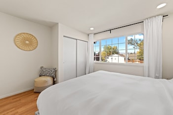Delightful 4Br Home Nr Downtown Reno W Fireplace,1990 Quail Run Road Reno Nevada 89523,2 star