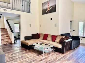 Dt Reno - 4Br Home W Patio Bbq Grill Games Room,3403 Ridgecrest Dr Reno Nv 89512 Usa,3 star