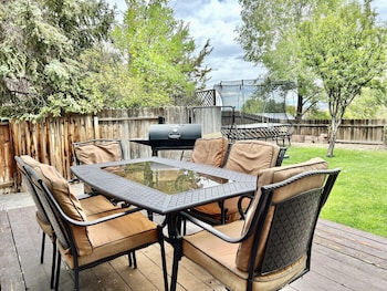 Dt Reno - 4Br Home W Patio Bbq Grill Games Room,3403 Ridgecrest Dr Reno Nv 89512 Usa,3 star