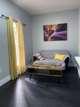 The Mellow Yellow,,3 star