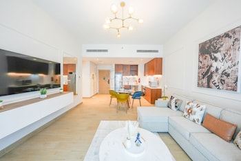yogi luxury apartment with sea view close to the beach