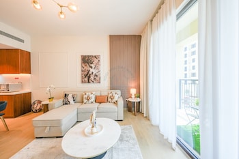 yogi luxury apartment with sea view close to the beach