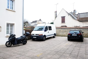 la marina center parking stationtoparis