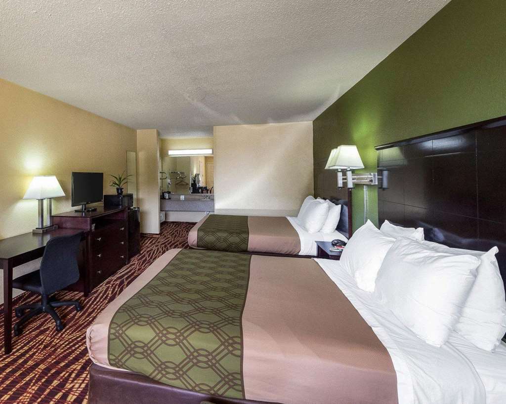 econo lodge inn and suites downtown northeast