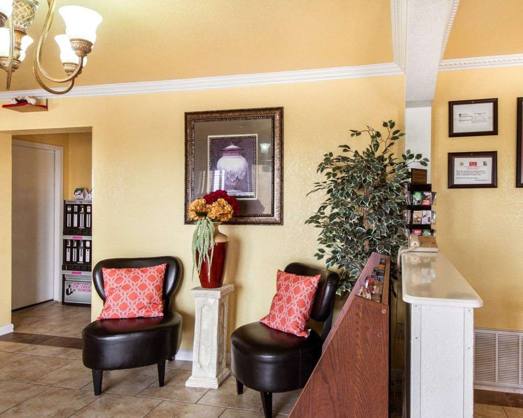 econo lodge inn and suites downtown northeast