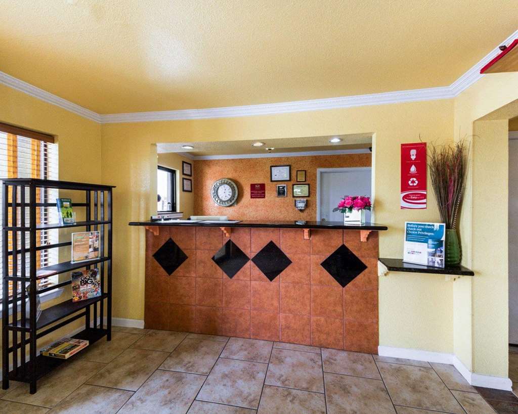 econo lodge inn and suites downtown northeast