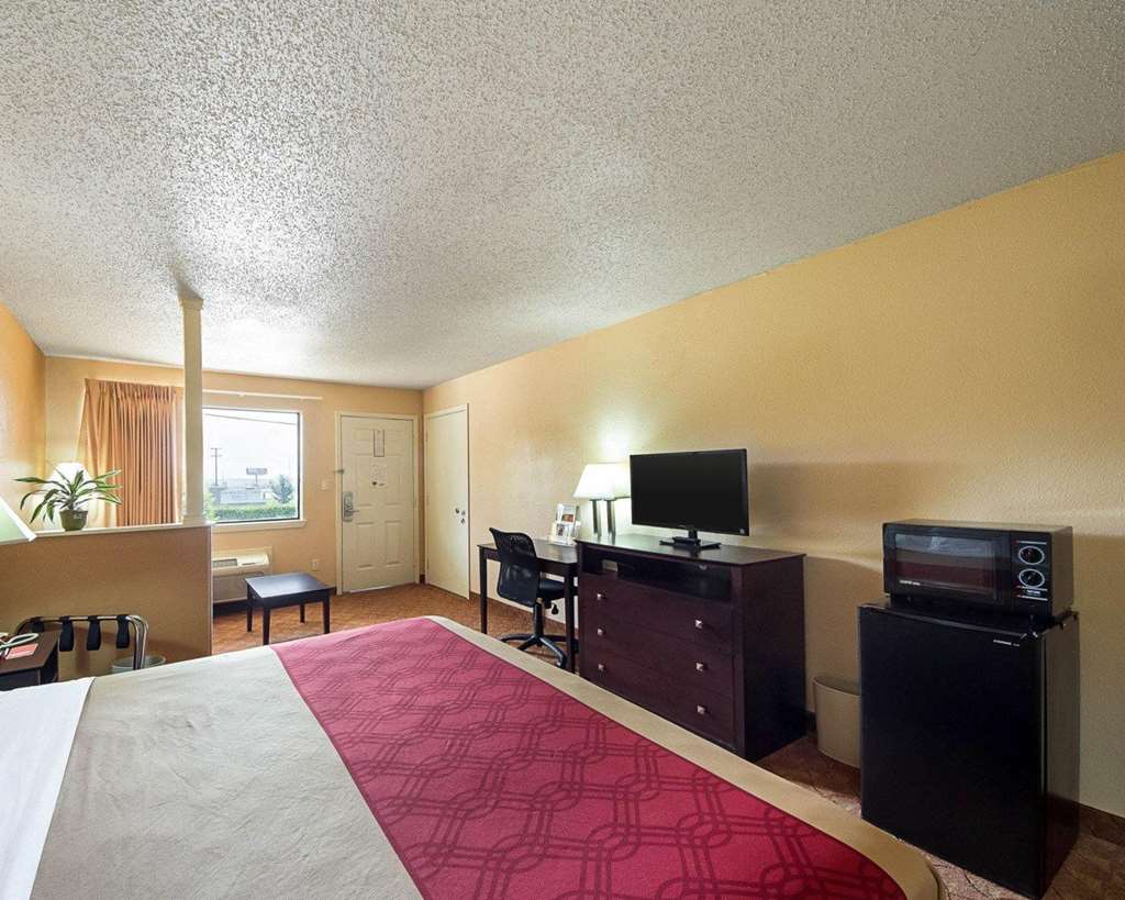 econo lodge inn and suites downtown northeast