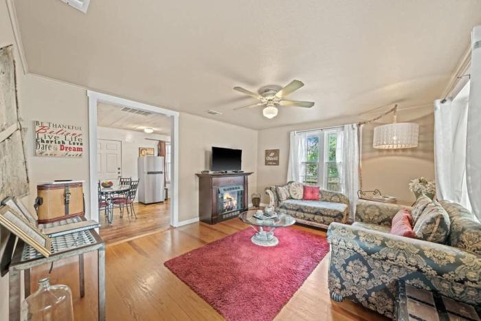 suite elliana w hot tub and outdoor fireplace