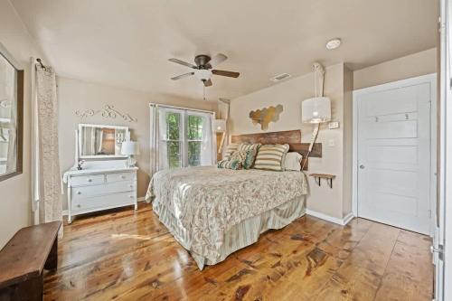suite elliana w hot tub and outdoor fireplace