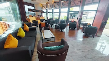 seaview condo in 5 star resort mg1