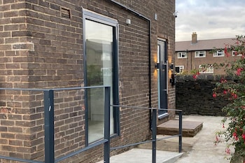 luxury 2 bed apartment lindley huddersfield