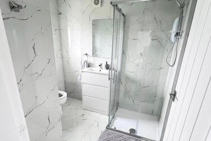 luxury 2 bed apartment lindley huddersfield